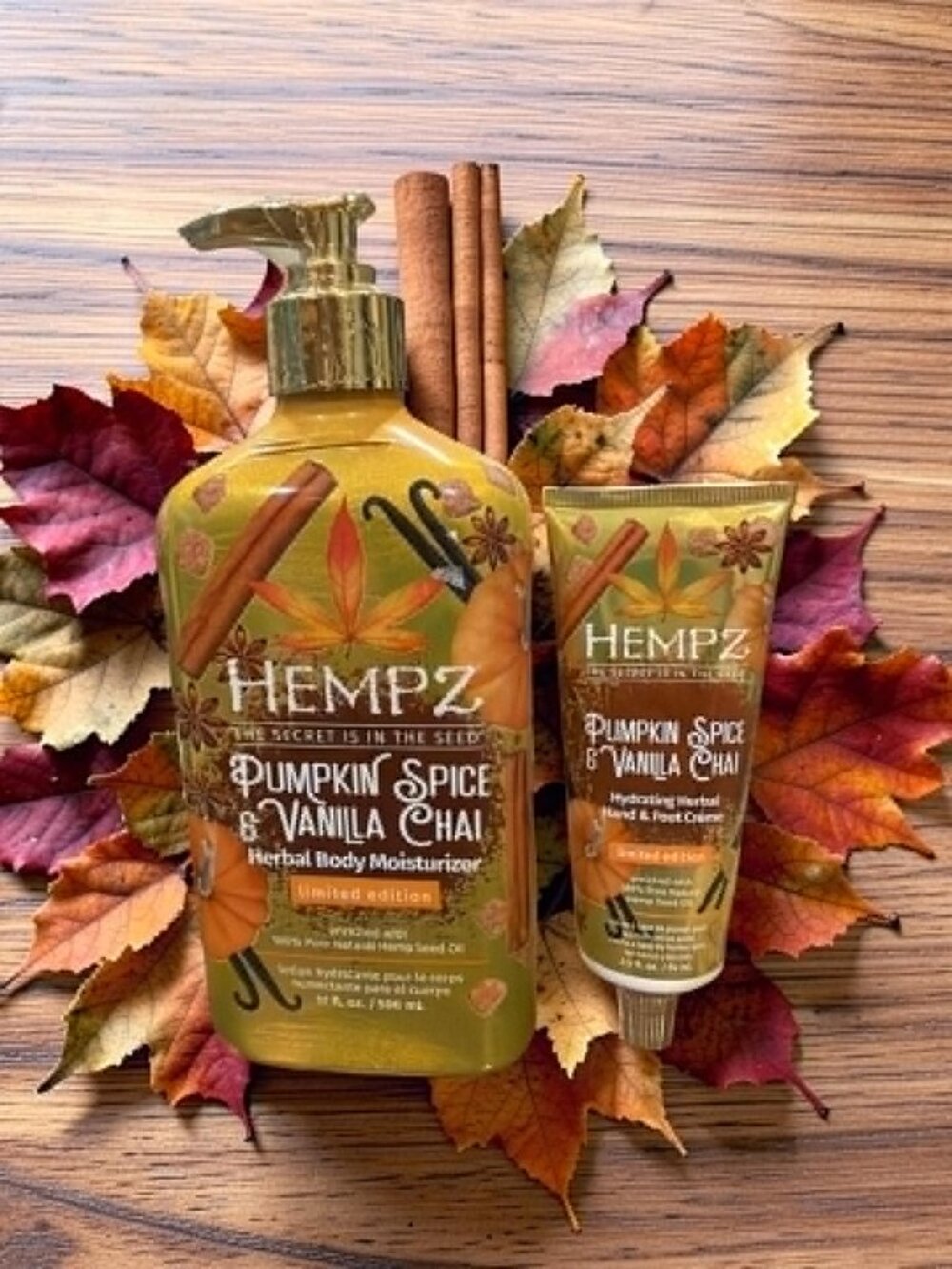 Hempz Pumpkin Spice & Vanilla Chai Herbal Body Moisturizer 17 oz and 2.5 oz